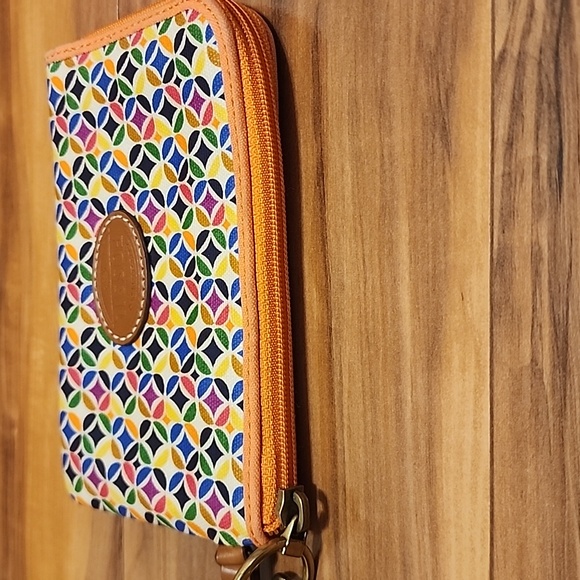 Fossil Vintage Geometric Clutch Wristlet - Picture 7 of 13